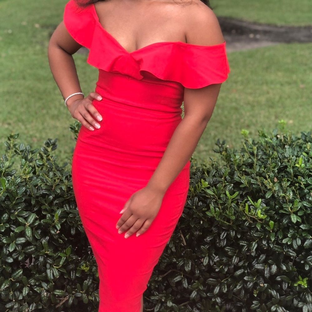 Red Dress midi